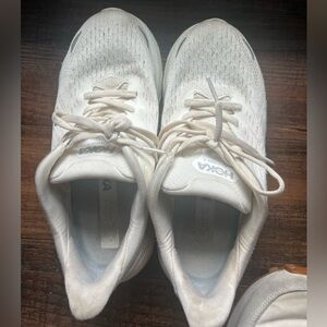 White Hoka Clifton size 7